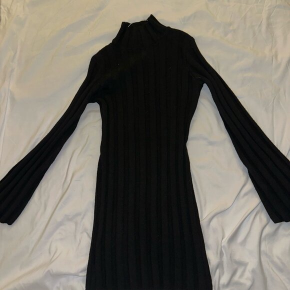 Lovers + Friends Taytay Sweater Dress in Black – Size S - Picture 4 of 4